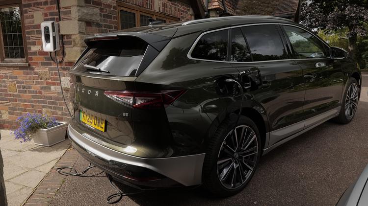 SKODA ENYAQ ESTATE 140kW 60 Edition 61kWh 5dr Auto [Suite/Maxx]